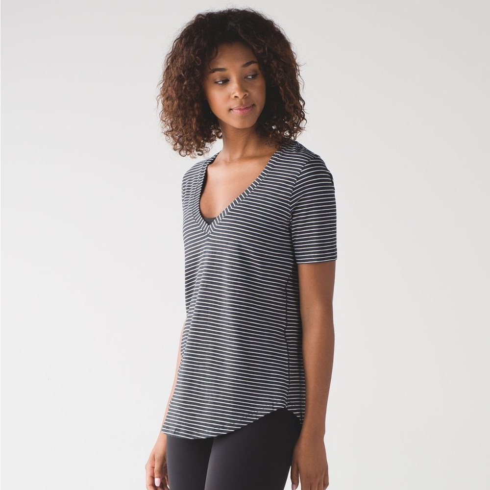 Lululemon Love Tee III Modern Stripe Heathered Black White Size 6